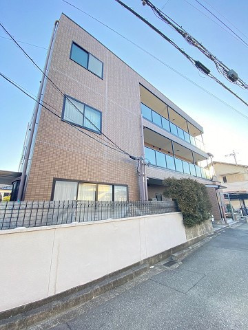 パインクレストの外観