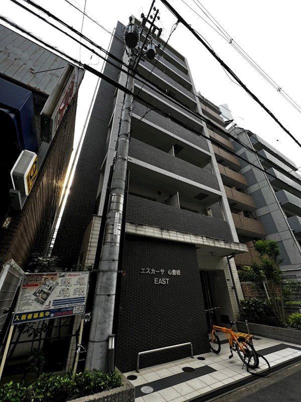 エスカーサ心斎橋EASTの外観