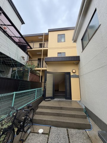 メゾンラフォーレの外観
