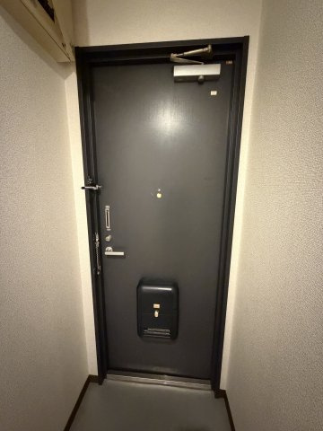 メゾンラフォーレの玄関