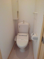 コンパクトで使いやすいトイレです