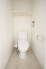 清潔感のあるトイレです