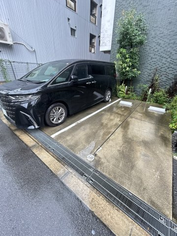 プレサンス高津公園ディオの駐車場