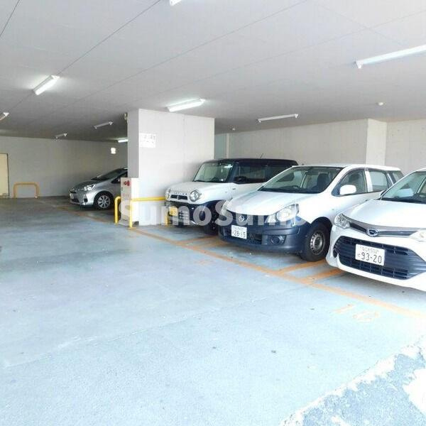 エスペランサ御影Ⅱの駐車場