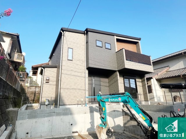 神戸市須磨区若草町　第1期　新築一戸建ての外観|周辺は落ち着いた街並みの住宅地！子育てがしやすい住環境です！まだ未完成ですが、現地でしかわからない事もございます。是非一度ご覧ください。