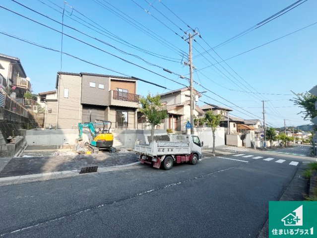 神戸市須磨区若草町　第1期　新築一戸建ての前面道路含む現地写真|周辺は落ち着いた街並みの住宅地！子育てがしやすい住環境です！まだ未完成ですが、現地でしかわからない事もございます。是非一度ご覧ください。