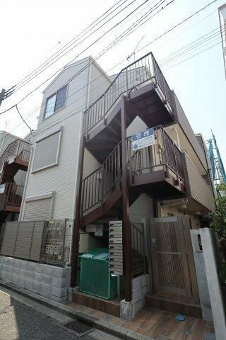 ベイルーム六浦Ｂ棟の外観