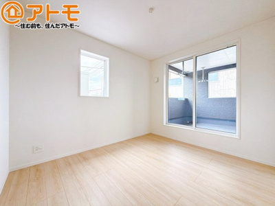 【子供部屋】 | 沼津市三枚橋第1　新築一戸建て　全1棟 | 収納豊富な洋室は使い勝手良好です！