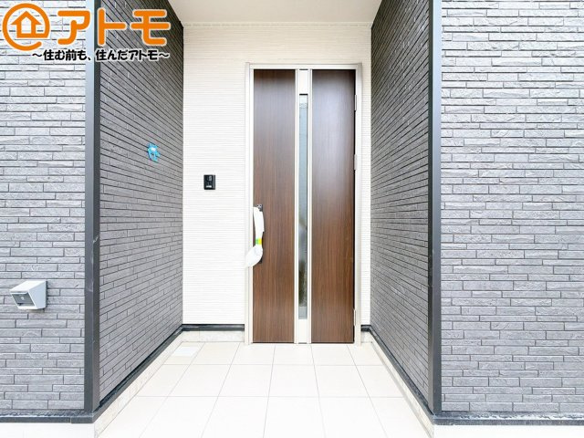 【玄関】 | 沼津市三枚橋第1　新築一戸建て　全1棟 | ダブルロックで防犯性が高い玄関ドアです！