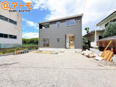 【外観】 | 沼津市三枚橋第1　新築一戸建て　全1棟 | 広いお庭はお子様と遊んだり、趣味を楽しんだりするのにピッタリ♪