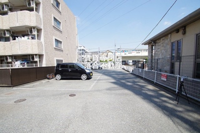【駐車場】 | グレースコーポ | 敷地内駐車場完備