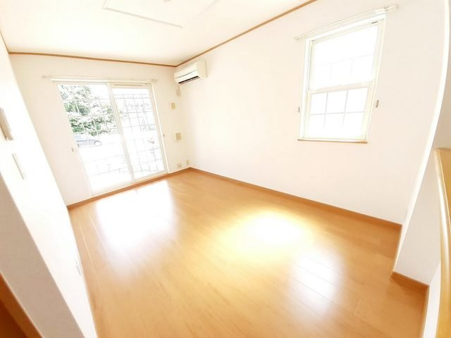【居間・リビング】 | レフィナード三番街　Ⅲ | おしゃれな居間です