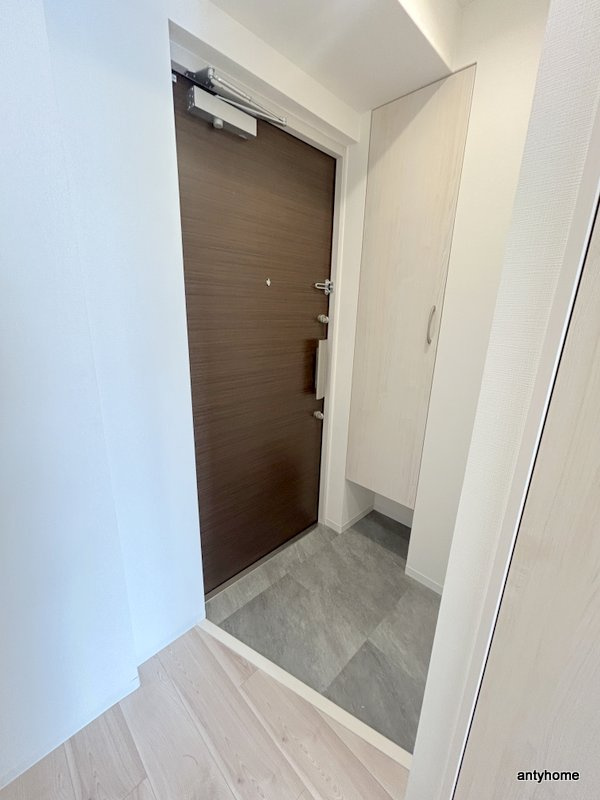ジーグランデ九条　仲介手数料無料の玄関