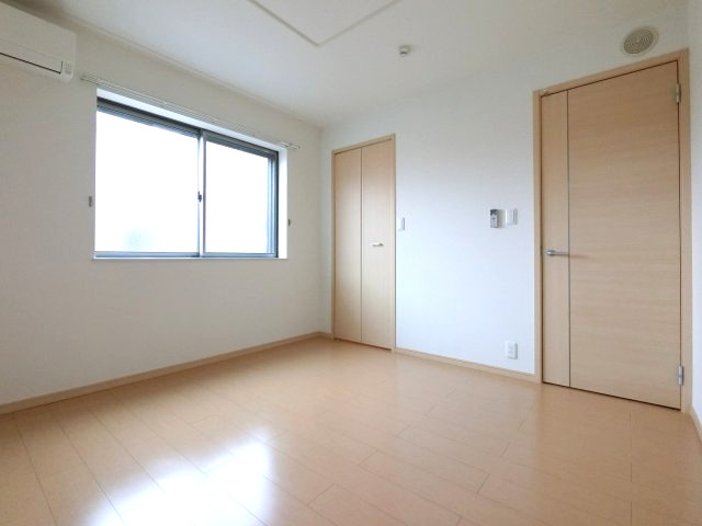 【寝室】 | カフリーィエ　E
