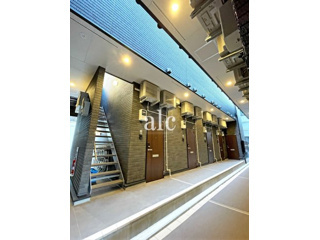 北区赤羽西４丁目のアパートのエントランス