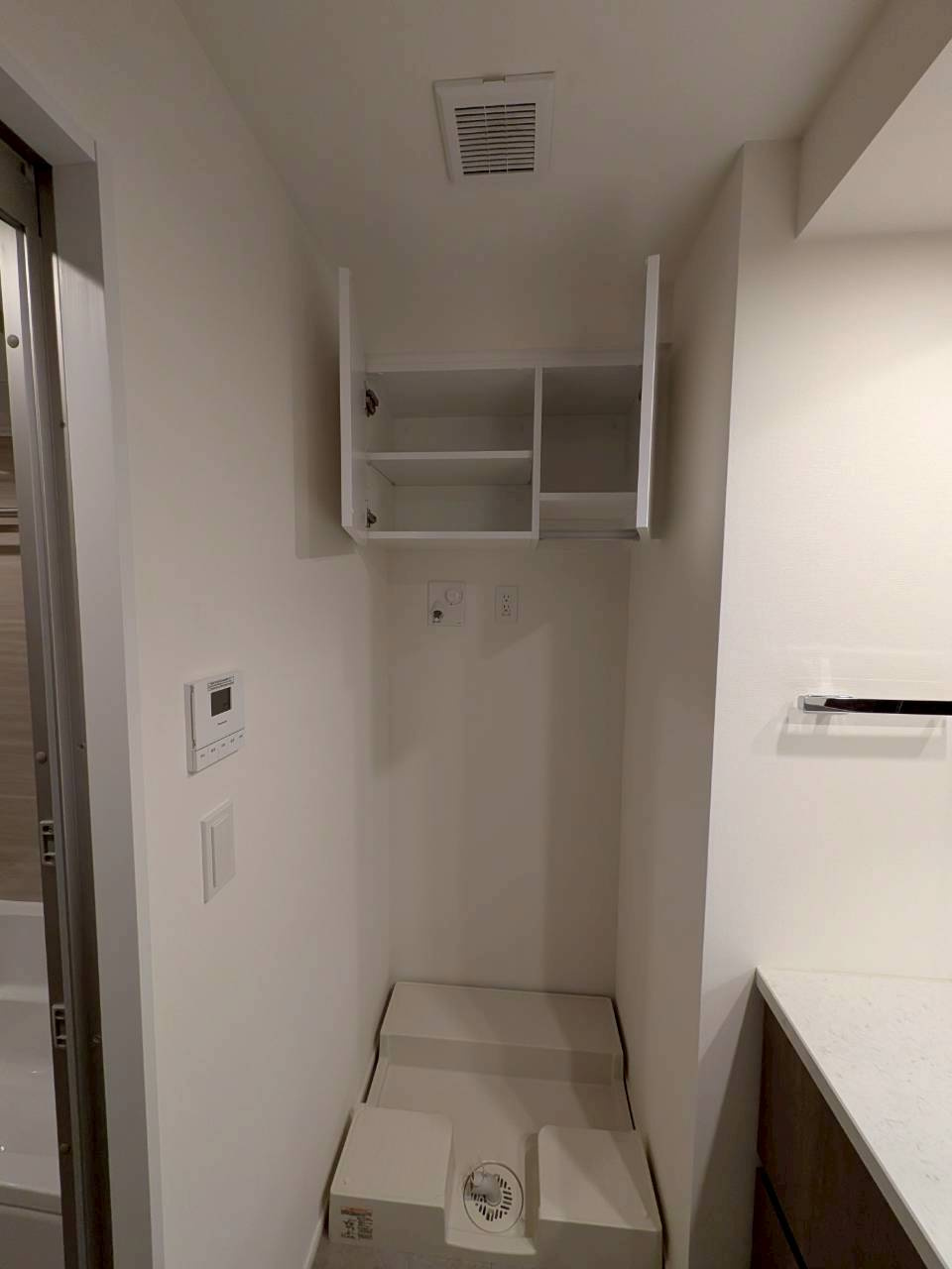 室内洗濯機置き場・上部収納♪