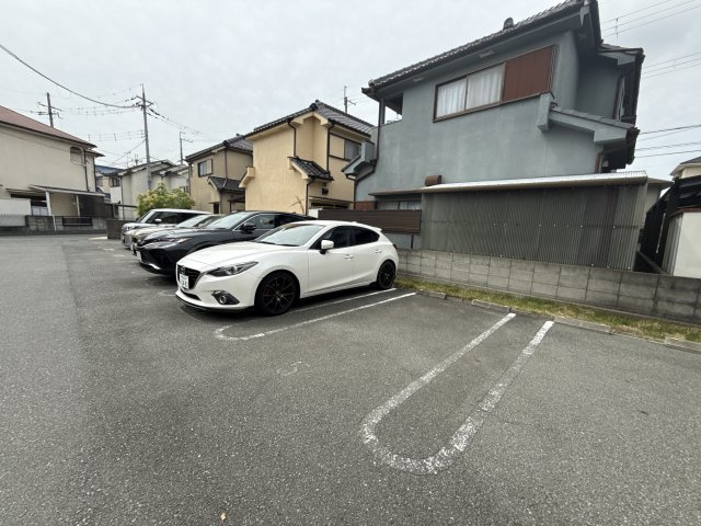 アヴェニーレ西井ノ口の駐車場