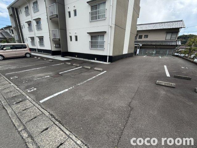 スカイハイツの駐車場