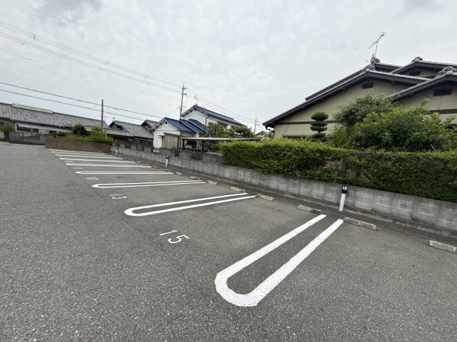 パルテール加古川　B棟の駐車場