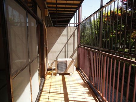 相模原市南区東大沼４丁目のアパートのバルコニー