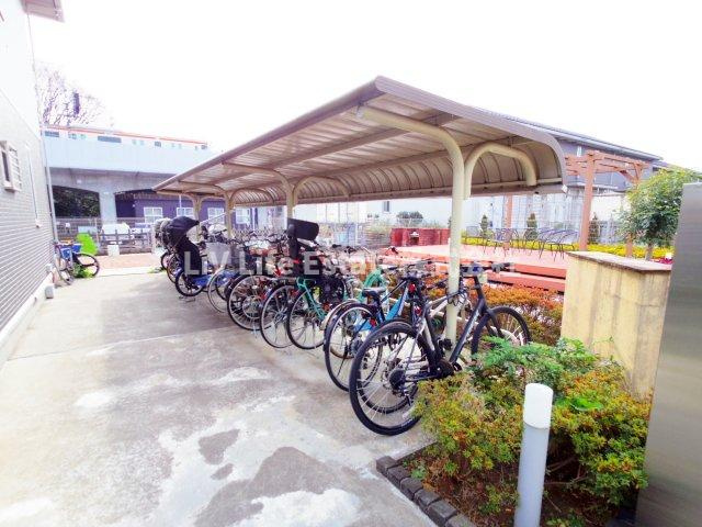クレールヴェルデの駐車場