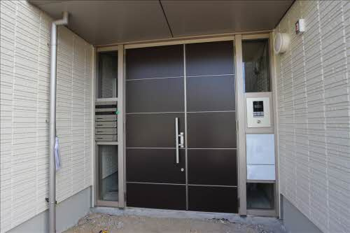 熊本市中央区帯山２丁目の賃貸マンションのエントランス