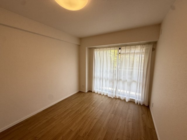 ライフウェルズ日進の洋室