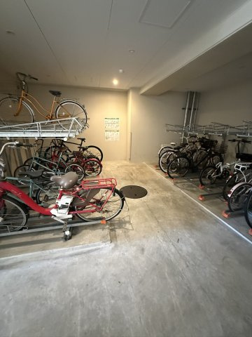 オープンレジデンシア高宮アベニューの駐輪場