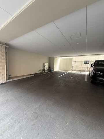 オープンレジデンシア高宮アベニューの駐車場