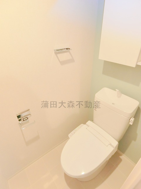 PRIME SQUAREⅢのトイレ|棚収納と温水洗浄便座付きのトイレ