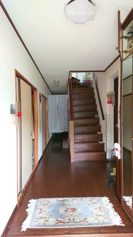 日撫　中古戸建　4LDKの玄関