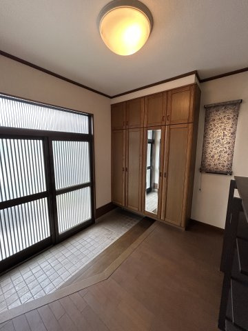 南３丁目　店舗付住宅の玄関|広さにゆとりのある玄関
