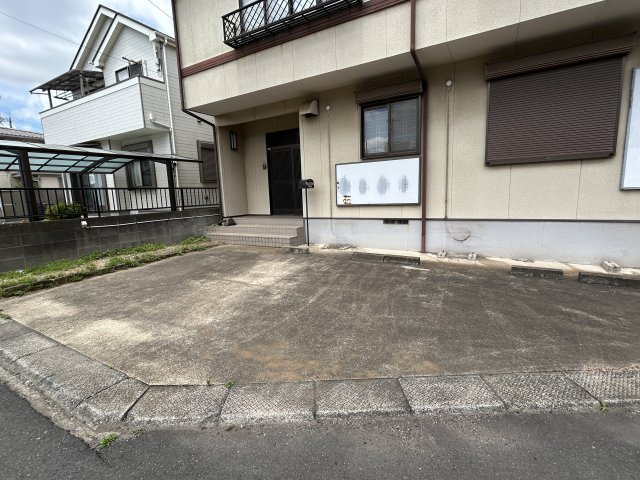 南３丁目　店舗付住宅の駐車場|駐車スペース