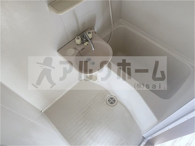 ウイングの浴室