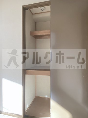 ウイングの収納