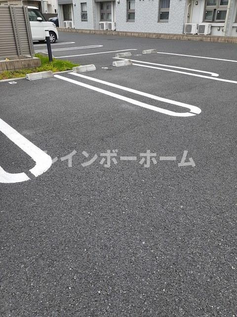 プリマヴェリーナの駐車場