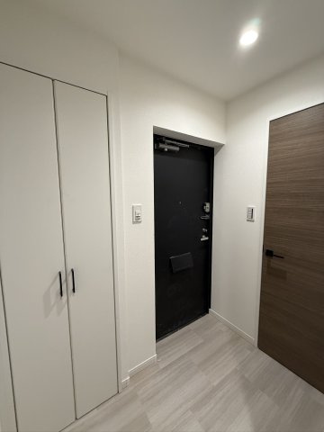 藤和平尾山荘ホームズの玄関