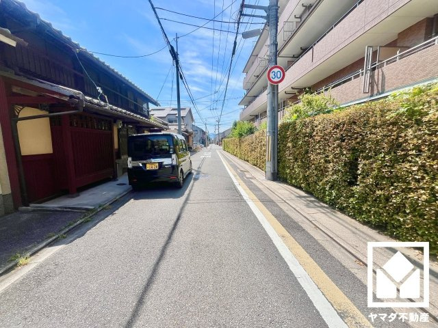 伏見区上板橋町の前面道路含む現地写真