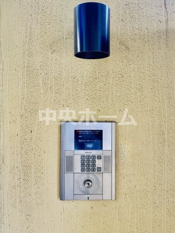 向島リリエンハイムの受付|【オートロック】オートロックシステムでセキュリティ充実。当たり前ですが、安全で安心して暮らすのって大事ですよね。お探しのご条件でオートロック付きの物件を探す方も多いですがやはりセキュリティは大事です。