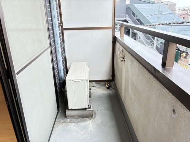 下里ビルのバルコニー