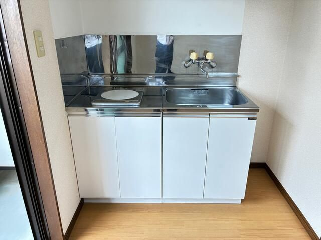 下里ビルのキッチン