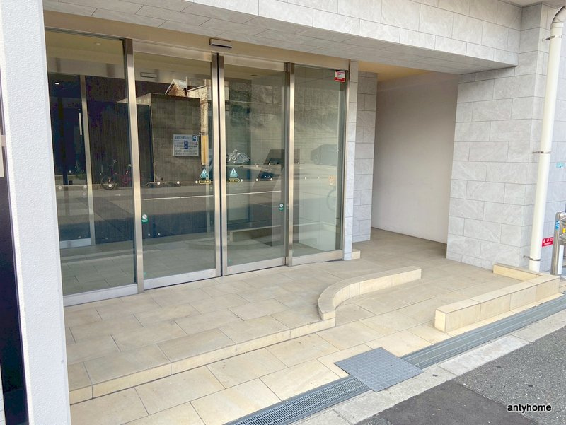 FDS GLANZ　仲介手数料無料のエントランス