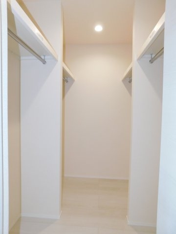 海部郡蟹江町富吉１丁目の新築一戸建の収納|◇ウォークインクローゼット◇　　家族の洋服や大きな荷物が片付く大容量収納♪