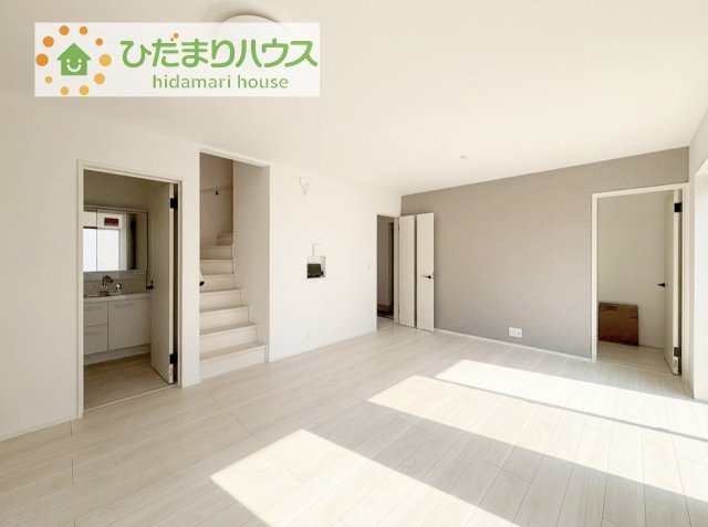 【居間・リビング】 | 取手市野々井01期　新築戸建 | お子様が元気に遊べる広々としたリビングです！