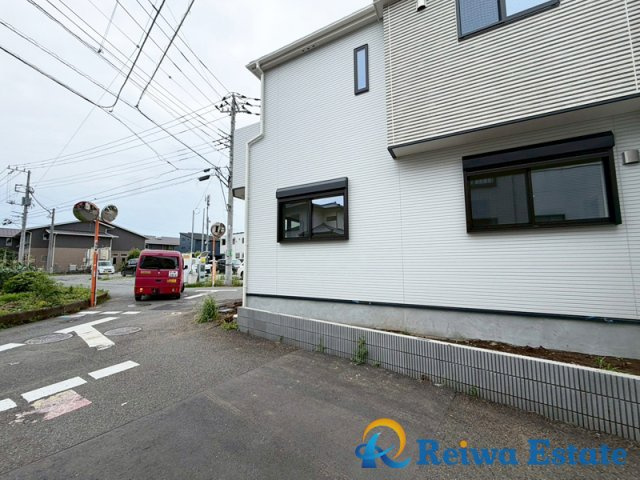 新築戸建　茅ヶ崎市浜之郷の前面道路含む現地写真