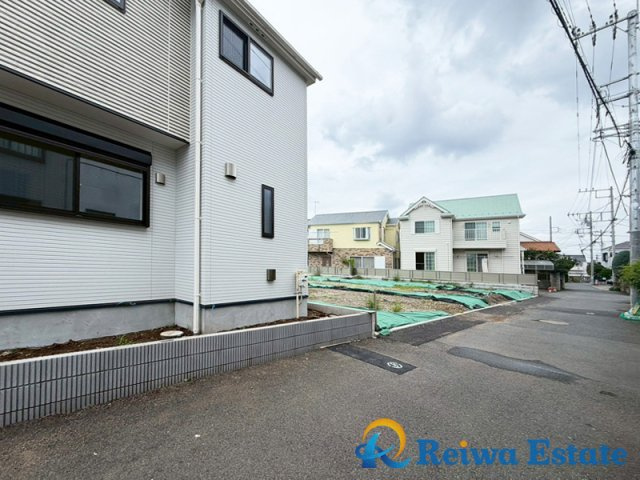 新築戸建　茅ヶ崎市浜之郷の前面道路含む現地写真
