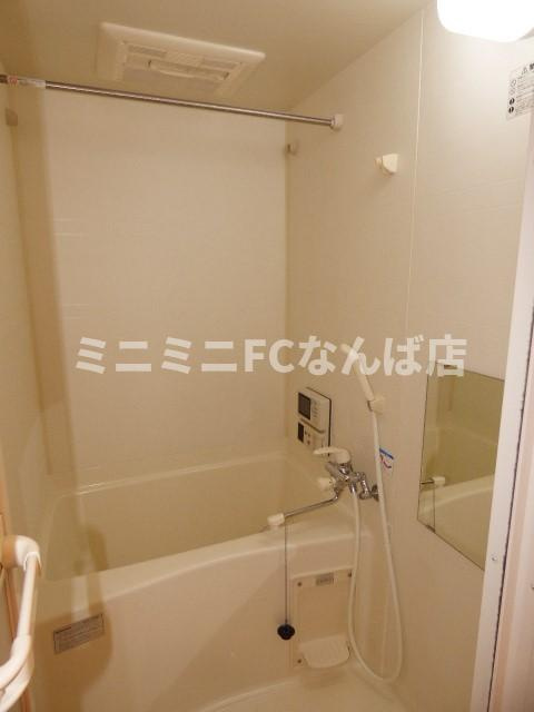 インベスト本町WESTの浴室