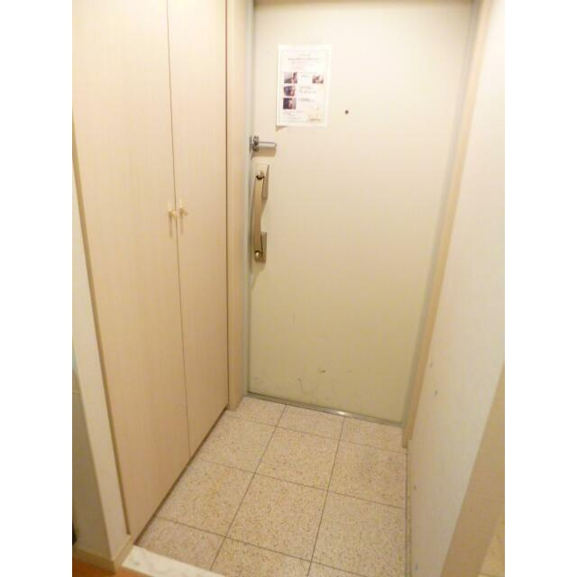 プルナス入谷の玄関