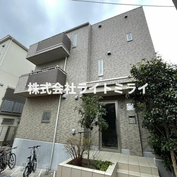 アジュール駒形の外観| 