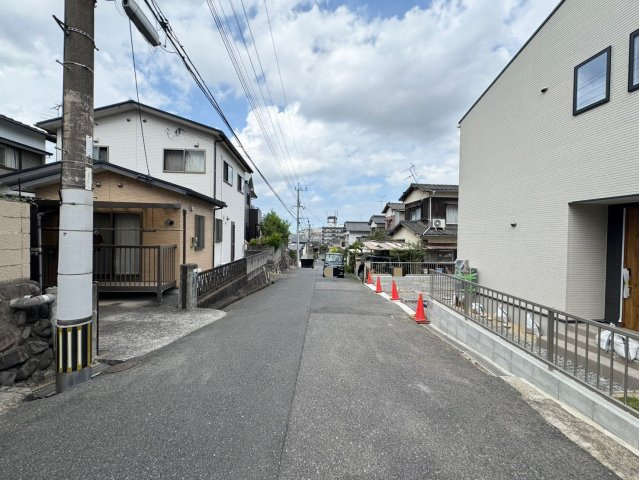 【前面道路含む現地写真】の画像